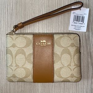 NEW✨ Coach Wristlet